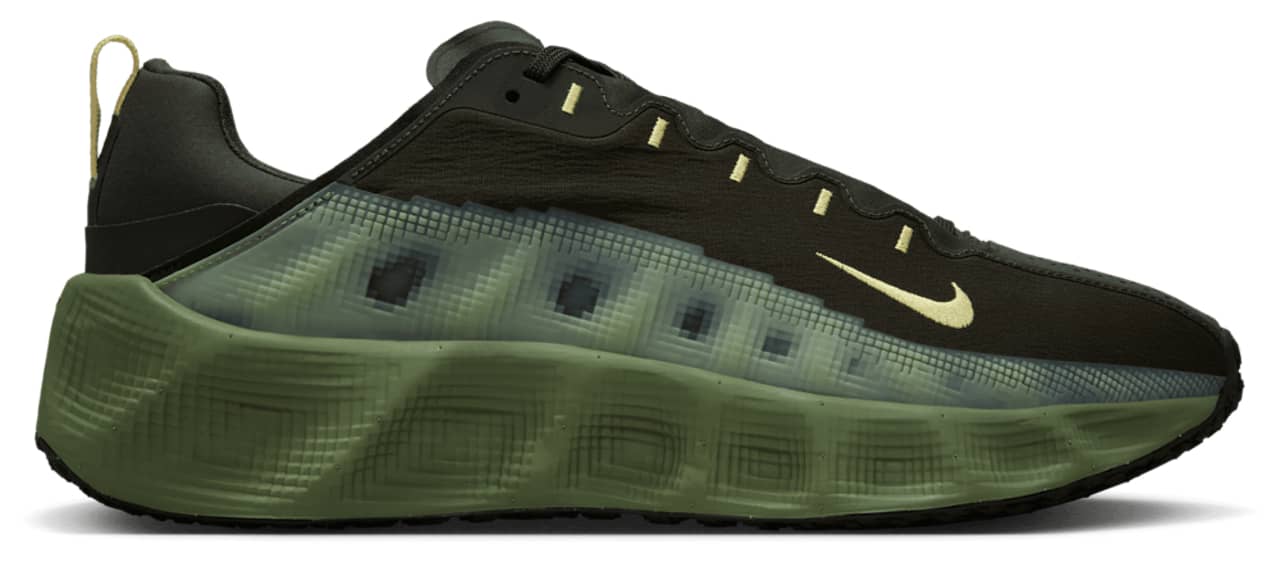 Nike Ava Rover Reflectivity Sneaker Yellow 10.5 New
