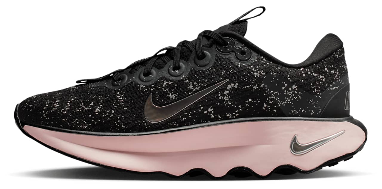 Nike Motiva SE Sneaker Black 5.5 New