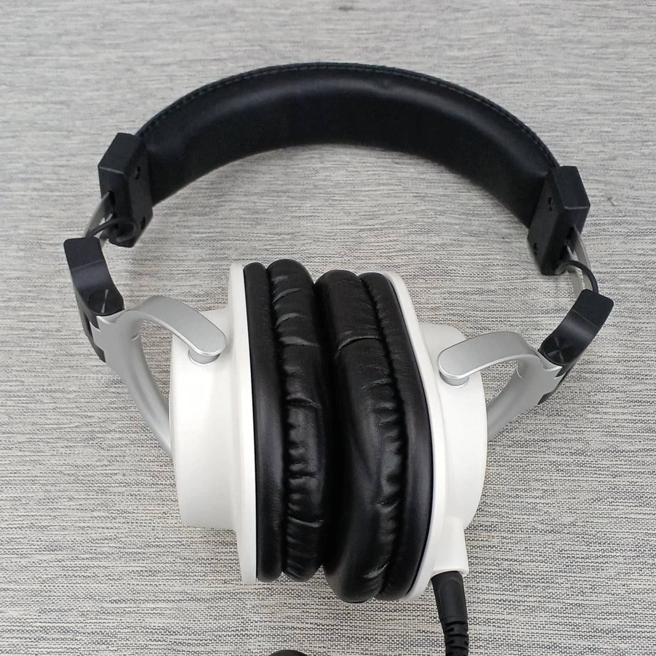 Yamaha HPH-MT5W Headphones & Earbuds White New