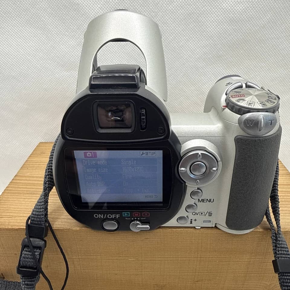 Minolta DiMAGE Z5 Digital Cameras Silver Refurbished - Good
