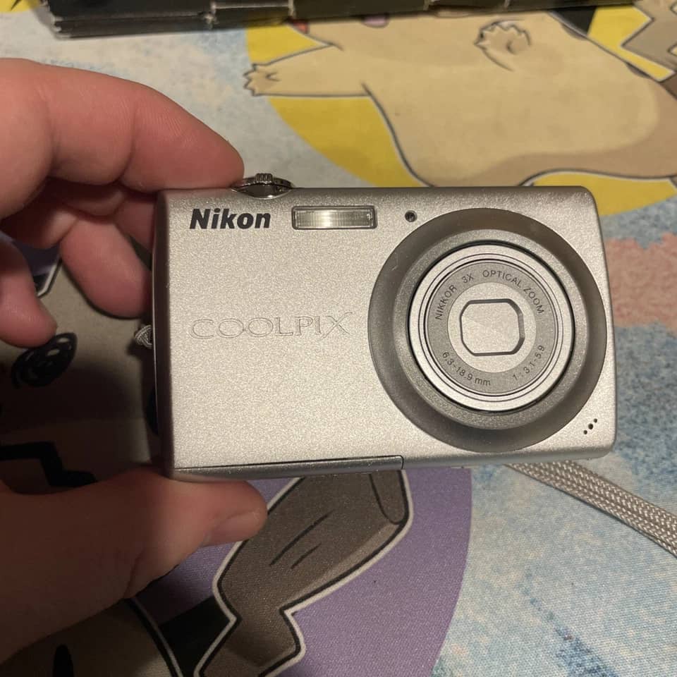 Nikon COOLPIX S203 Digital Cameras Red New Body Only
