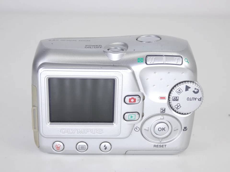OM SYSTEM DiMAGE F100 Digital Cameras