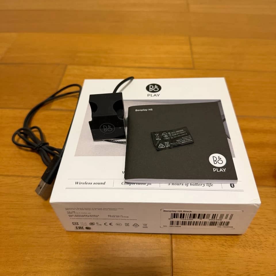 Bang & Olufsen Beoplay H5 Headphones & Earbuds 