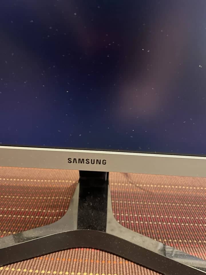 Samsung SR650 Monitors