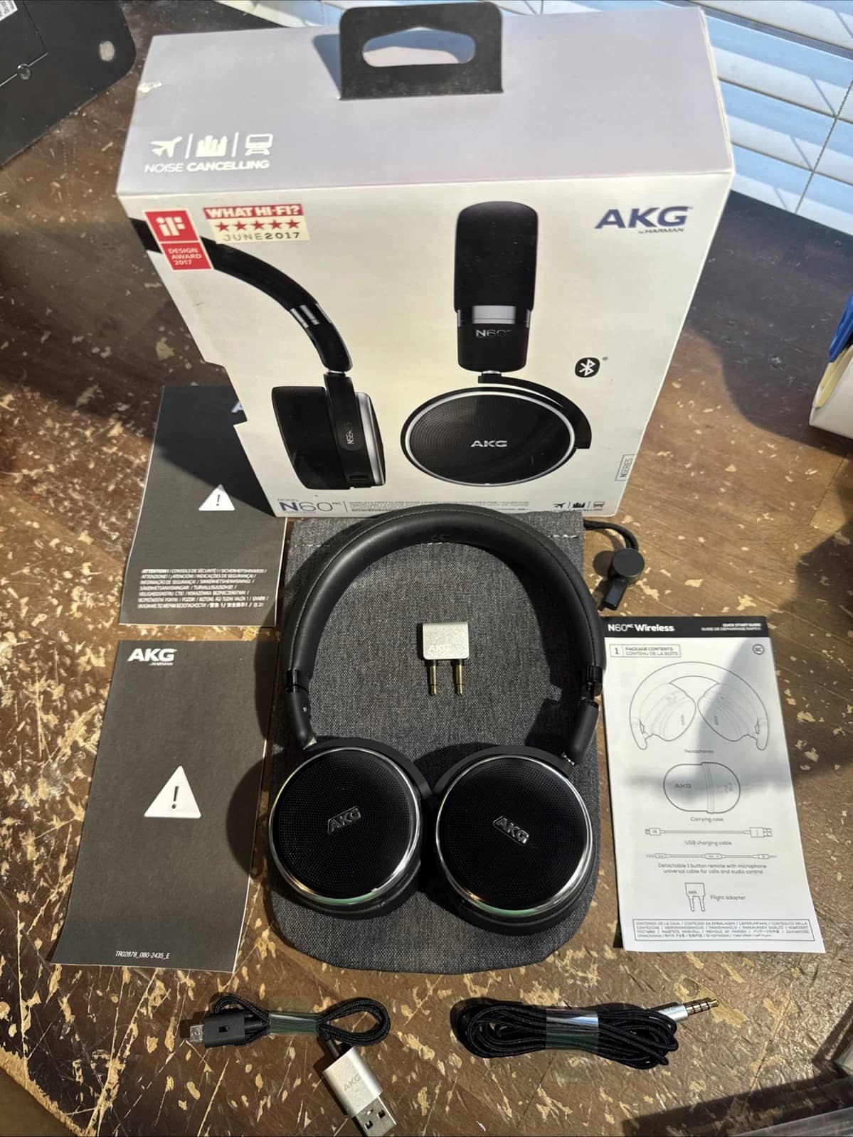 AKG AKGN60NCBTBLK Headphones & Earbuds Black Used - Good