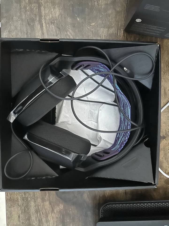 Logitech G335 Headphones & Earbuds 