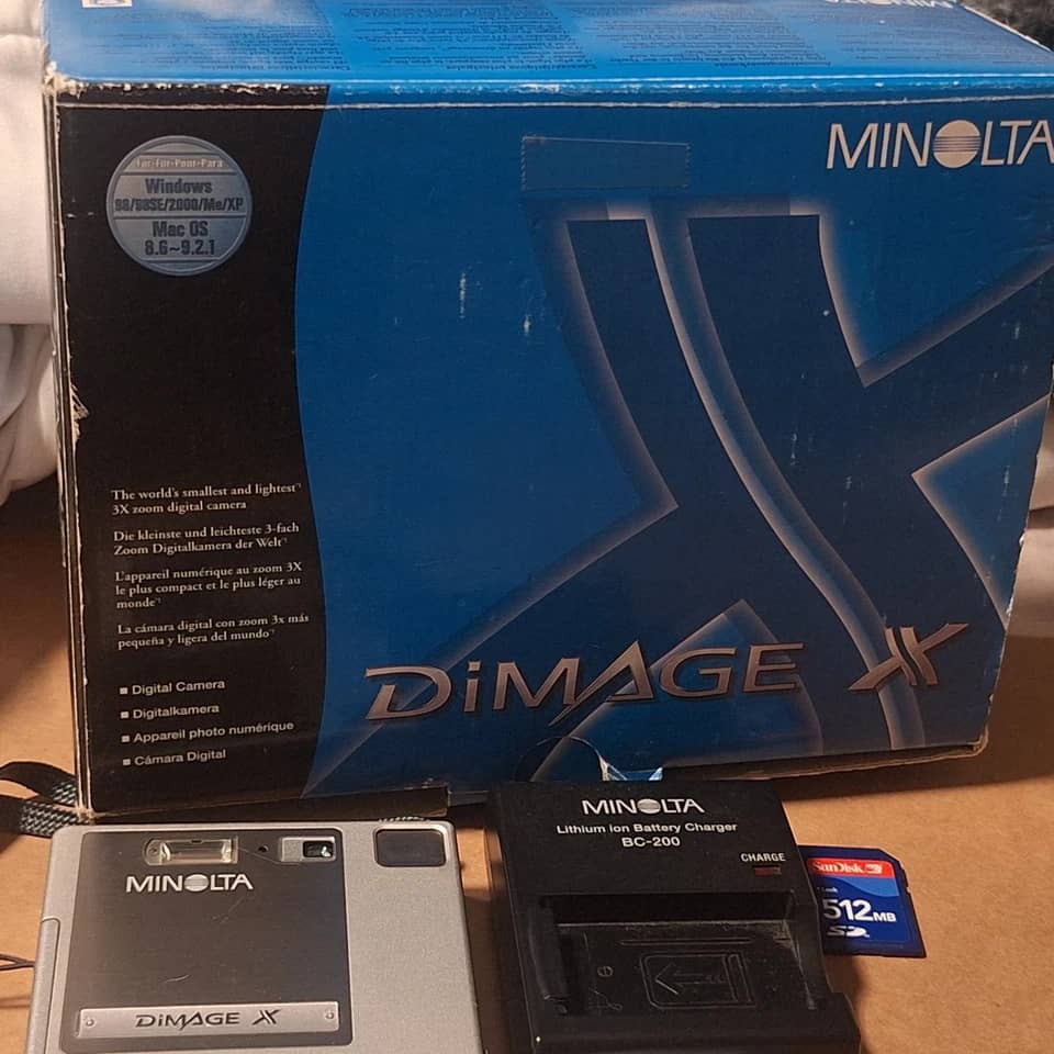 Minolta DiMAGE X Digital Cameras Silver Used - Good