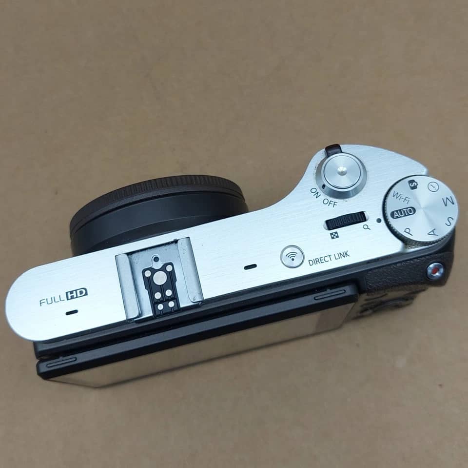 Samsung NX300M Digital Cameras White Used - Good 18-55mm IS II Kit