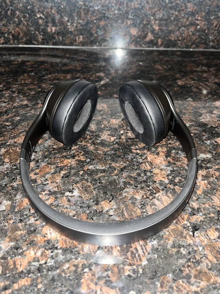 Beats Beats Solo 4 Headphones & Earbuds 