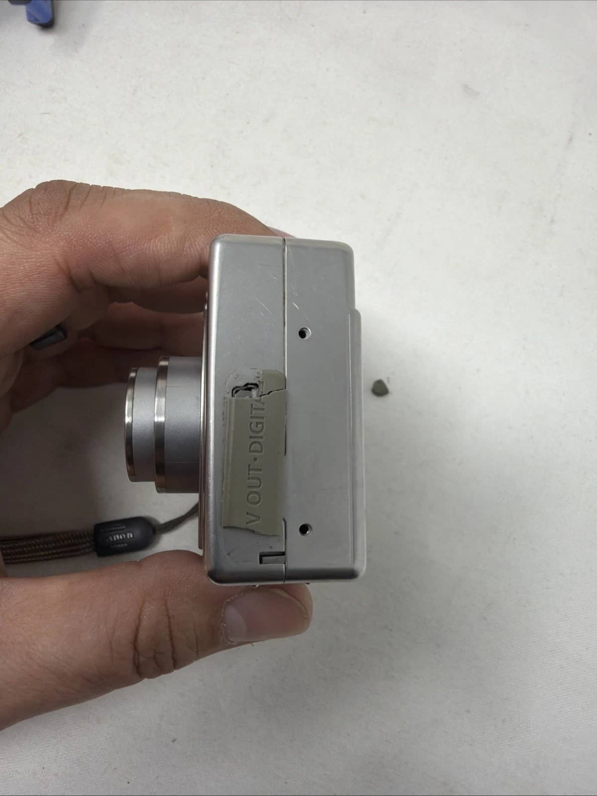 Canon PowerShot SD100 Digital Cameras Silver For parts or not working Body Only