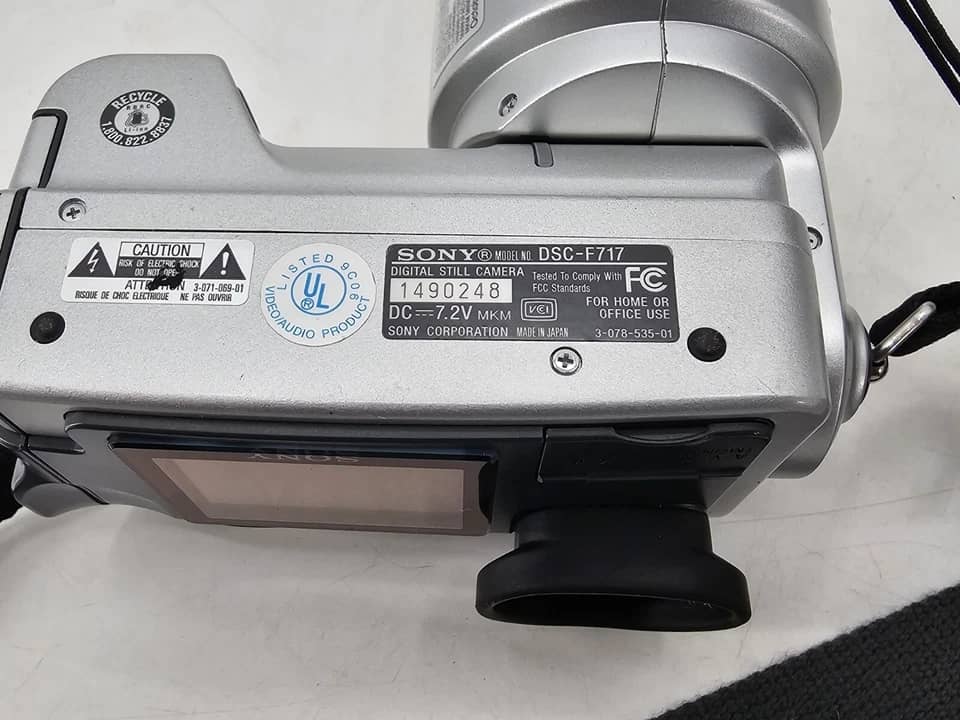 Sony DSC-F717 Digital Cameras Silver New Body Only