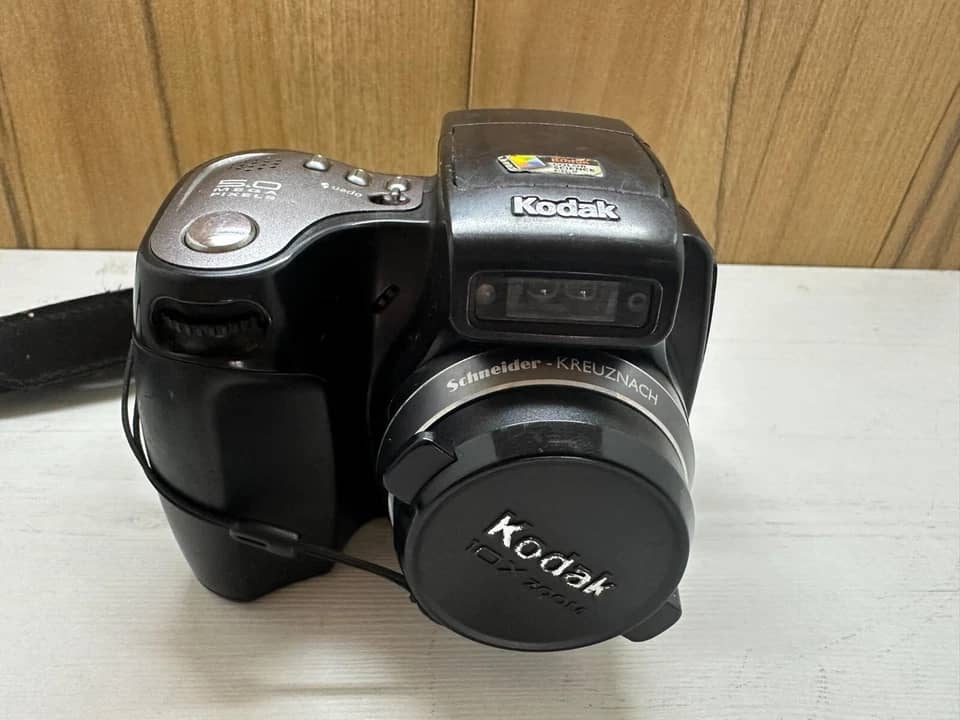 Kodak EasyShare DX7590 Digital Cameras Black Used - Good Body Only