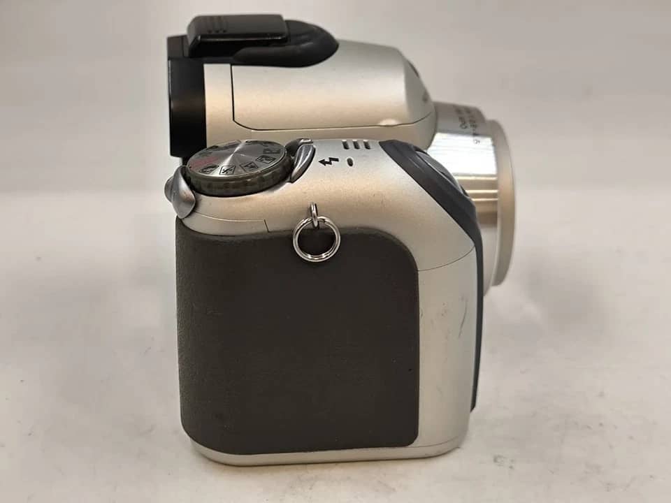 Minolta DiMAGE Z5 Digital Cameras