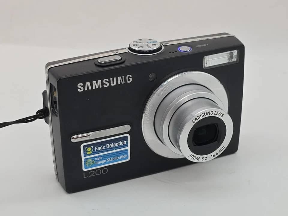 Samsung l200 Digital Cameras Red New Body Only