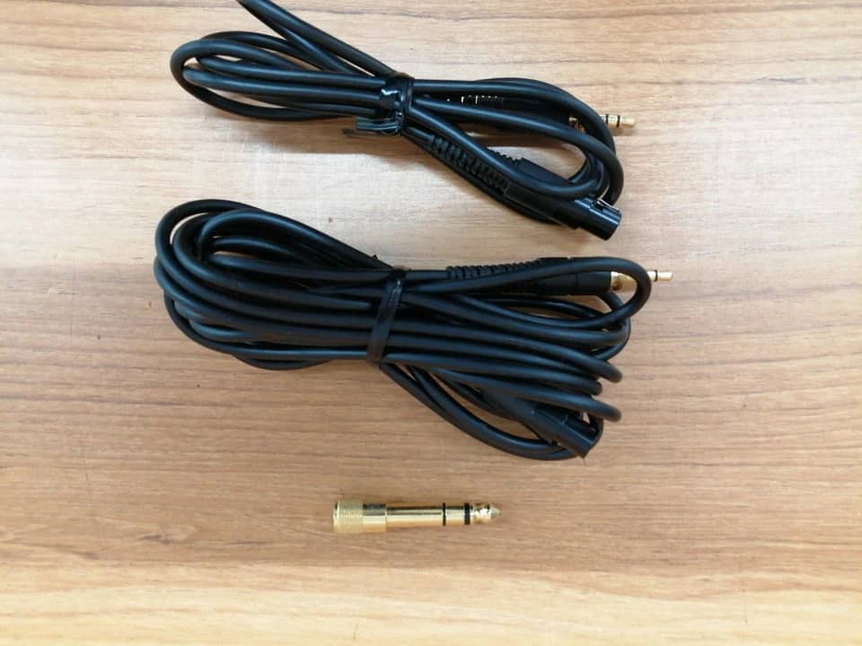 AKG K371 BT Headphones & Earbuds Black New