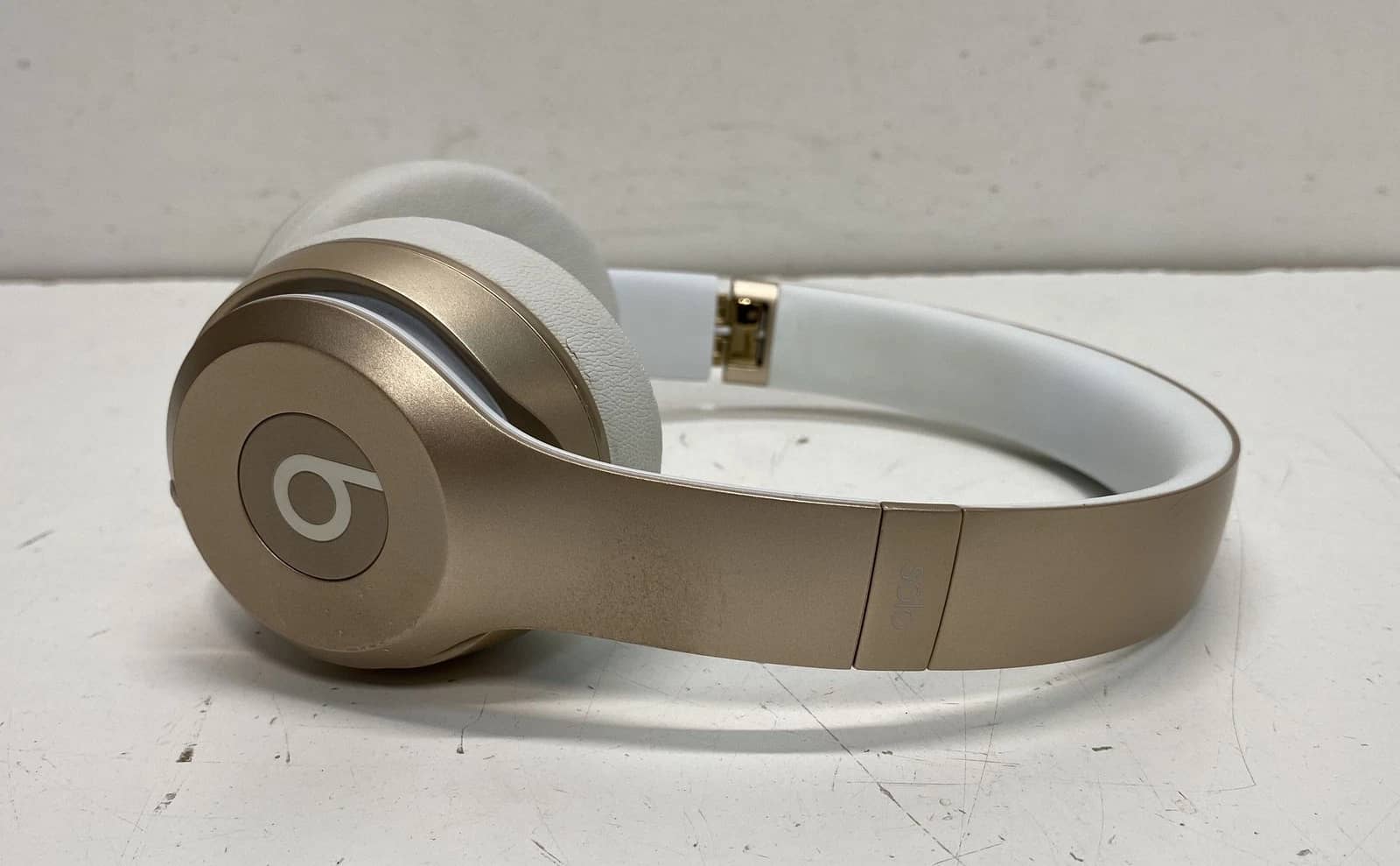 Beats Solo³ Headphones & Earbuds Silver Refurbished - Excellent
