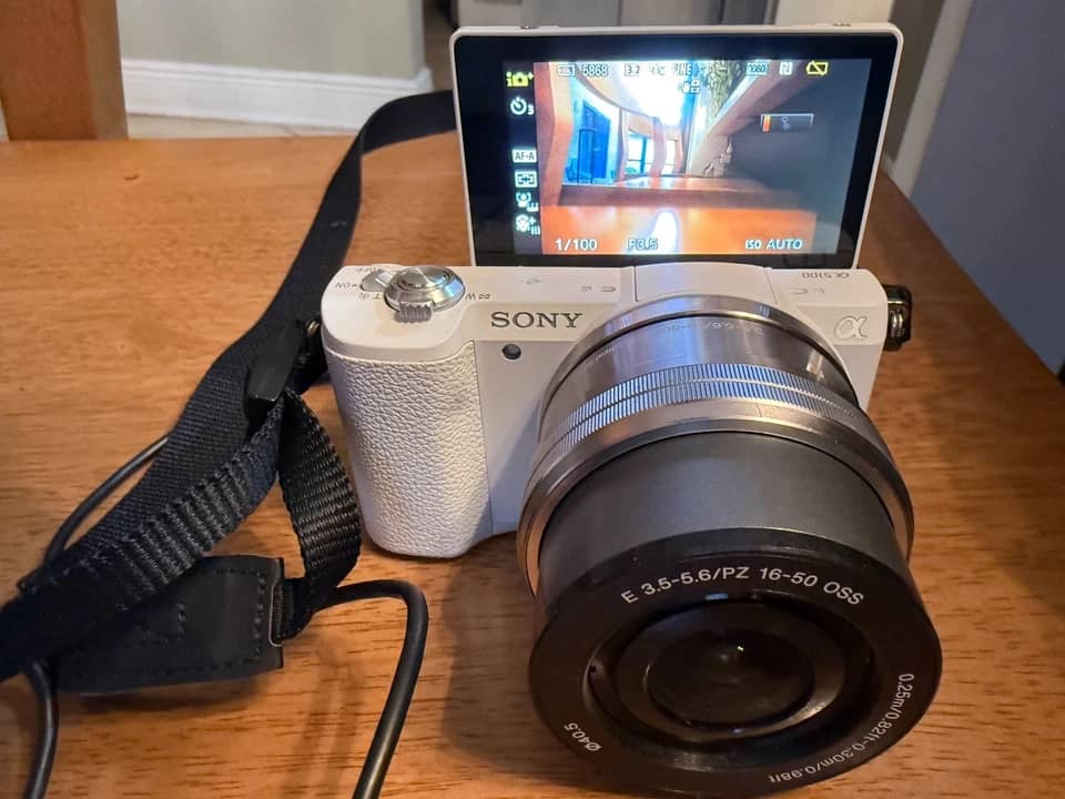 Sony A5100 Digital Cameras Sony Alpha Used - Good
