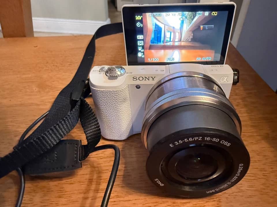 Sony A5100 Digital Cameras Sony Alpha Used - Good