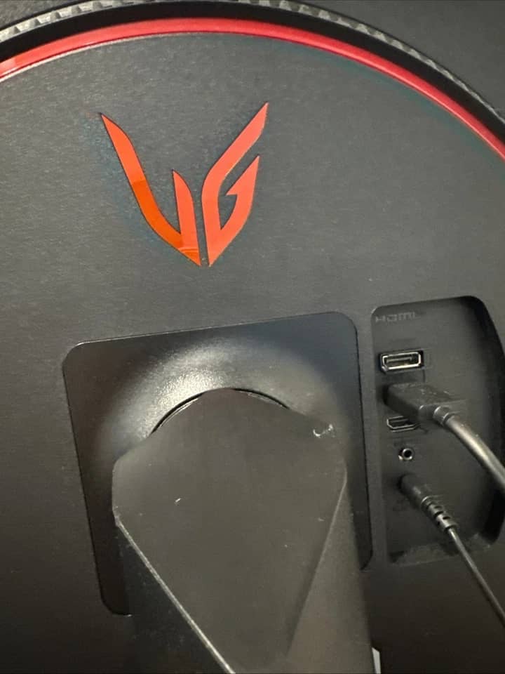 LG 32GN650 Monitors