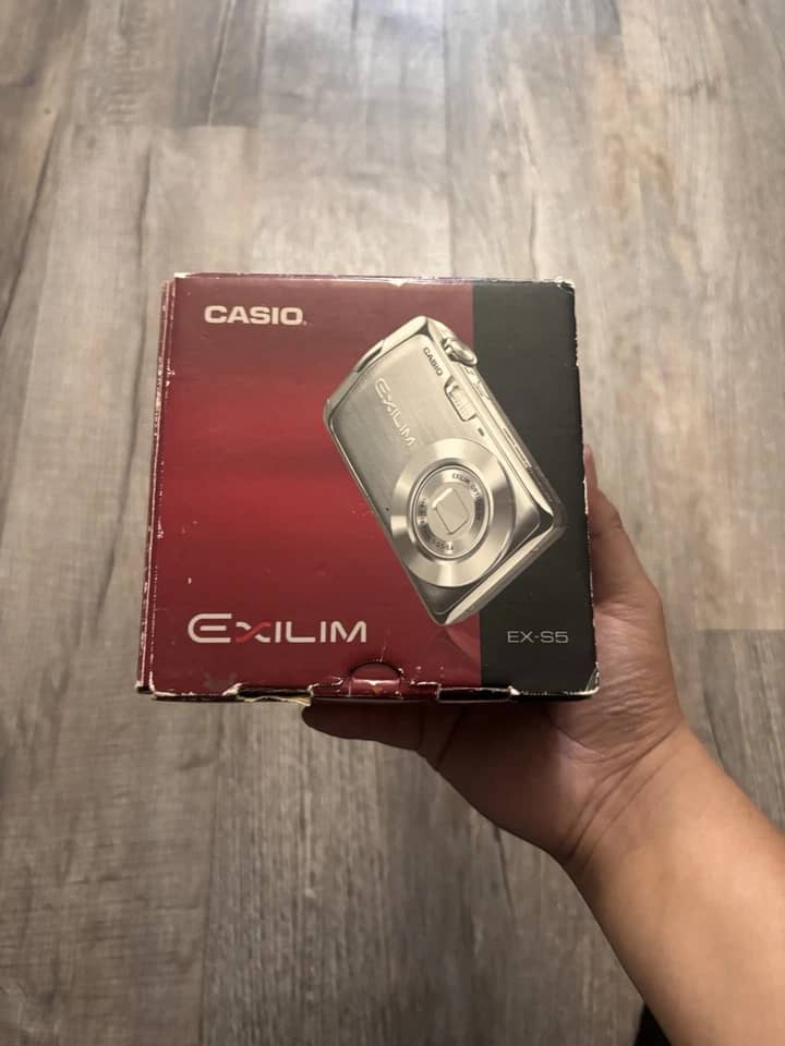 Casio Exilim EX-S5 Digital Cameras Purple New Body Only