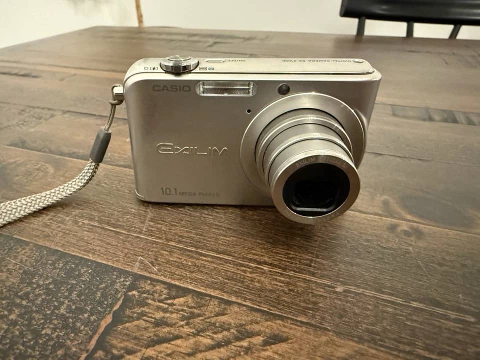 Casio Exilim EX-Z1000 Digital Cameras Silver New Body Only