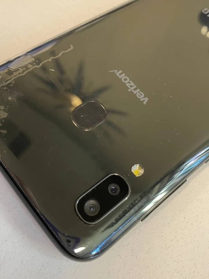 Samsung Galaxy A20 Cell Phones