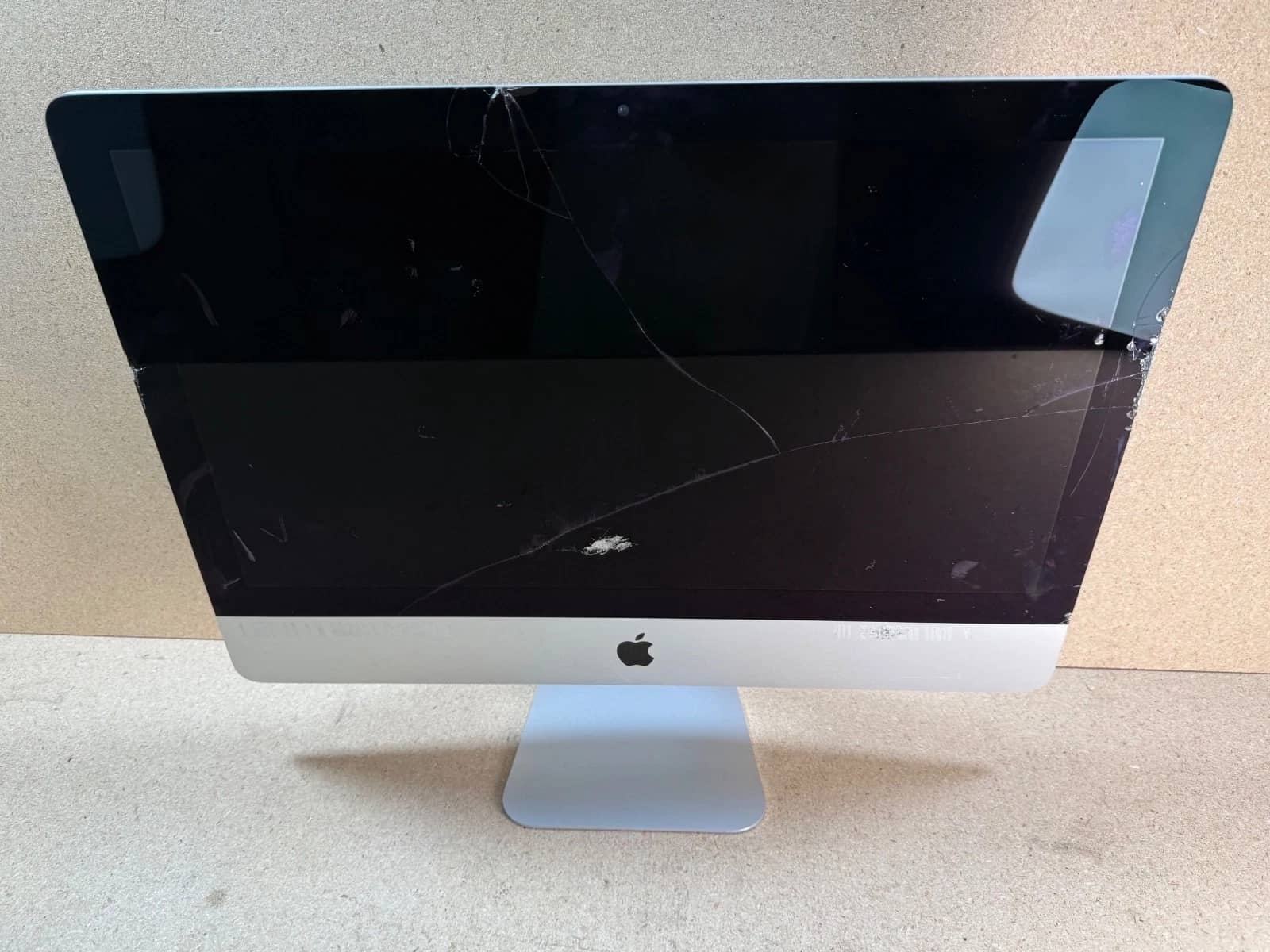 Apple iMac 21.5-inch Retina 4K Mid 2017 Computers 256GB 8GB Refurbished - Excellent