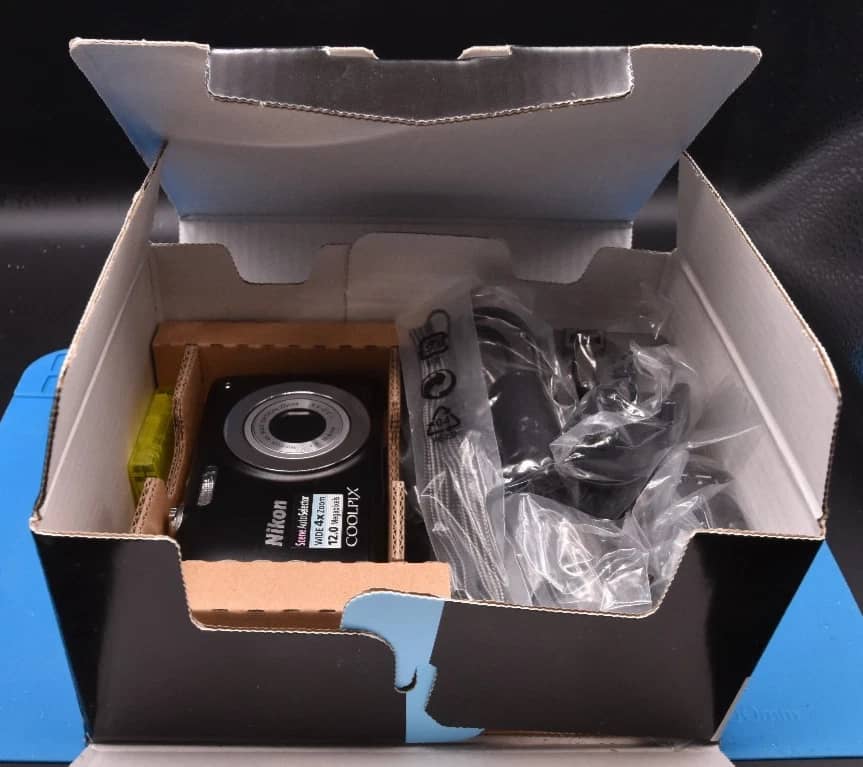 Nikon COOLPIX 2500 Digital Cameras Silver Used - Good Body Only