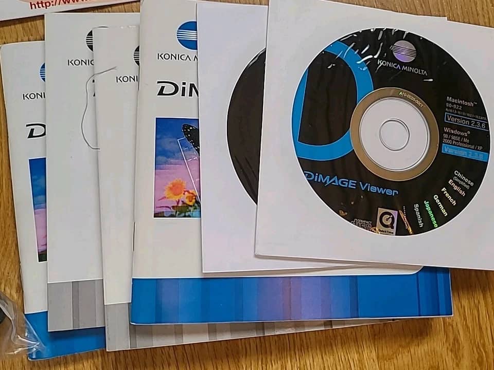 Minolta DiMAGE Z3 Digital Cameras