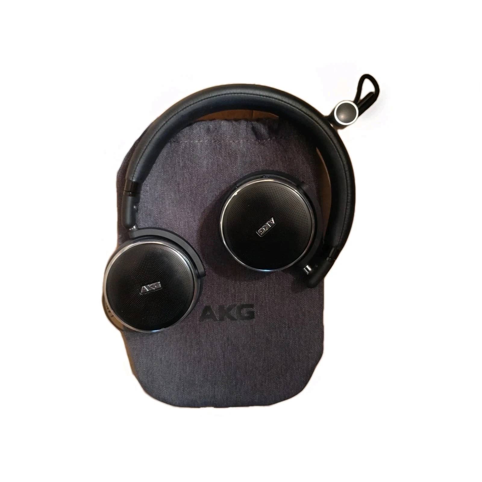AKG N60NC Headphones & Earbuds Black Refurbished - Excellent