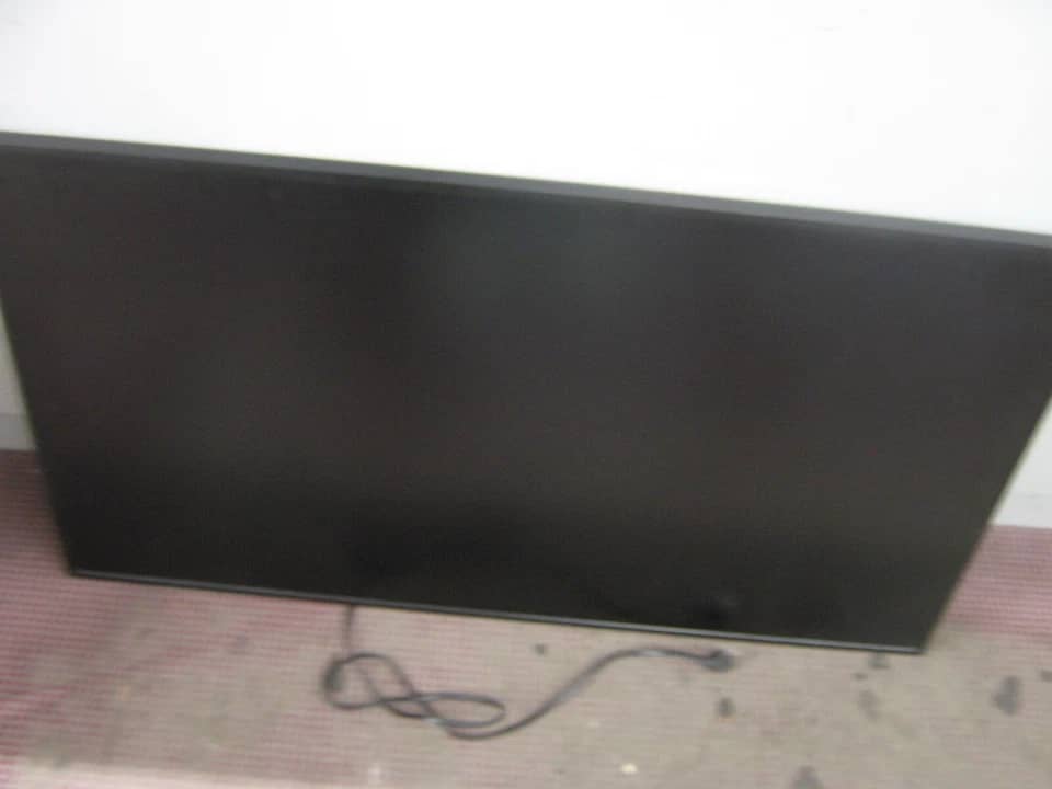 Samsung QM49R Monitors