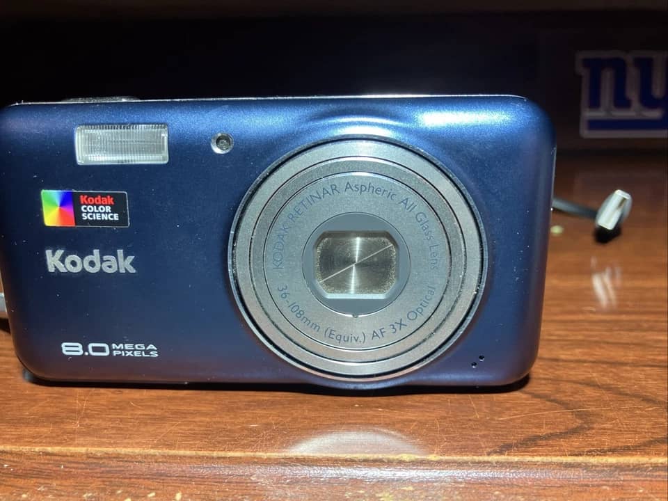 Kodak EasyShare V803 Digital Cameras Blue Used - Very Good Body Only