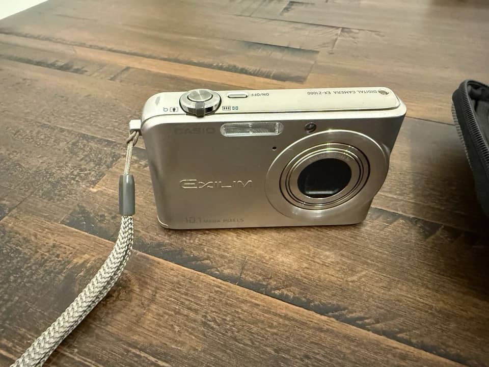 Casio Exilim EX-Z1000 Digital Cameras Silver New Body Only