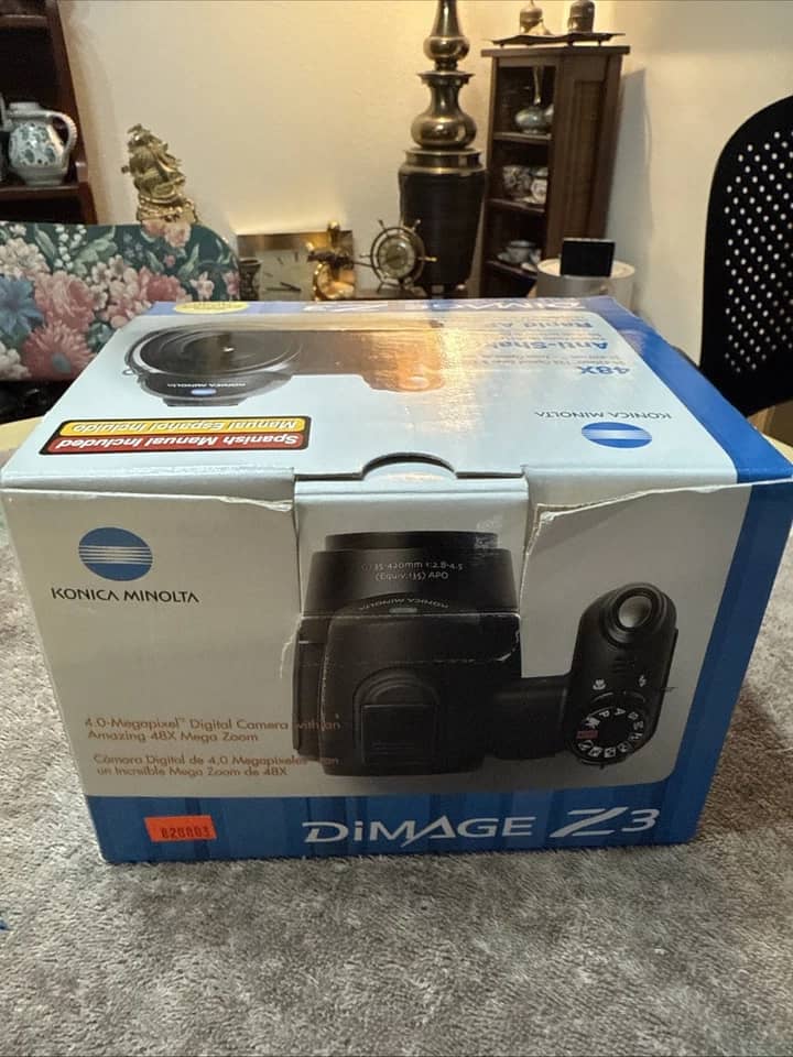 Minolta DiMAGE Z3 Digital Cameras