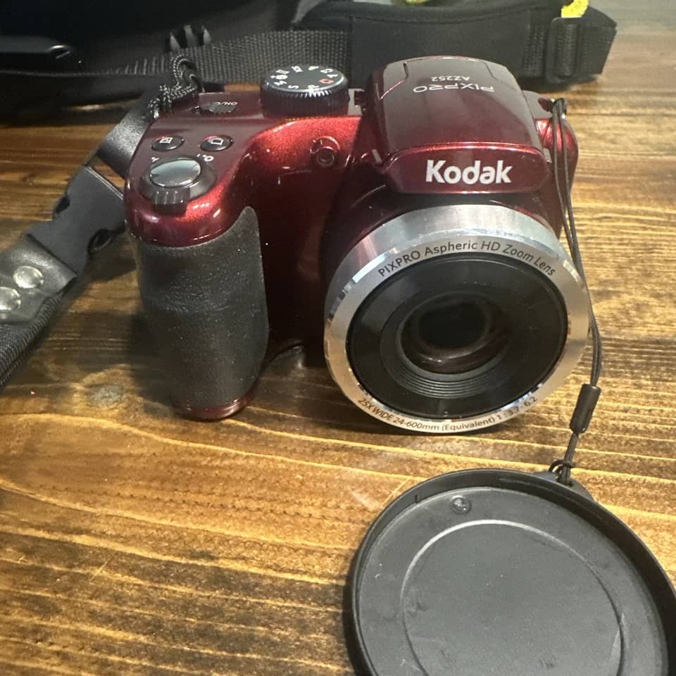 Kodak PIXPRO AZ252 Digital Cameras White New Body Only