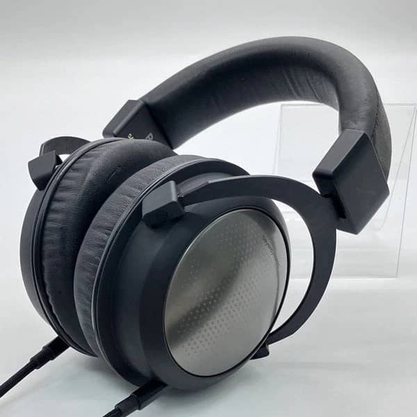 Beyerdynamic T5 Headphones & Earbuds Black New