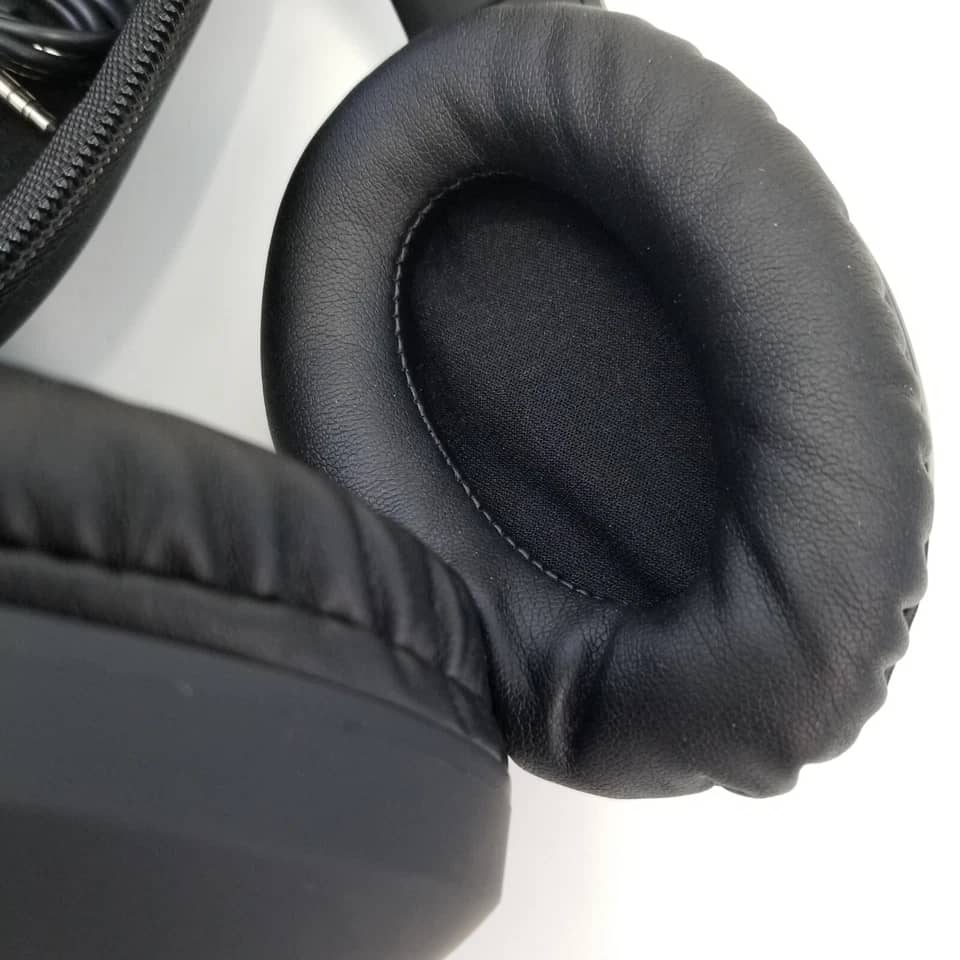 PowerLocus P4 Headphones & Earbuds Black New