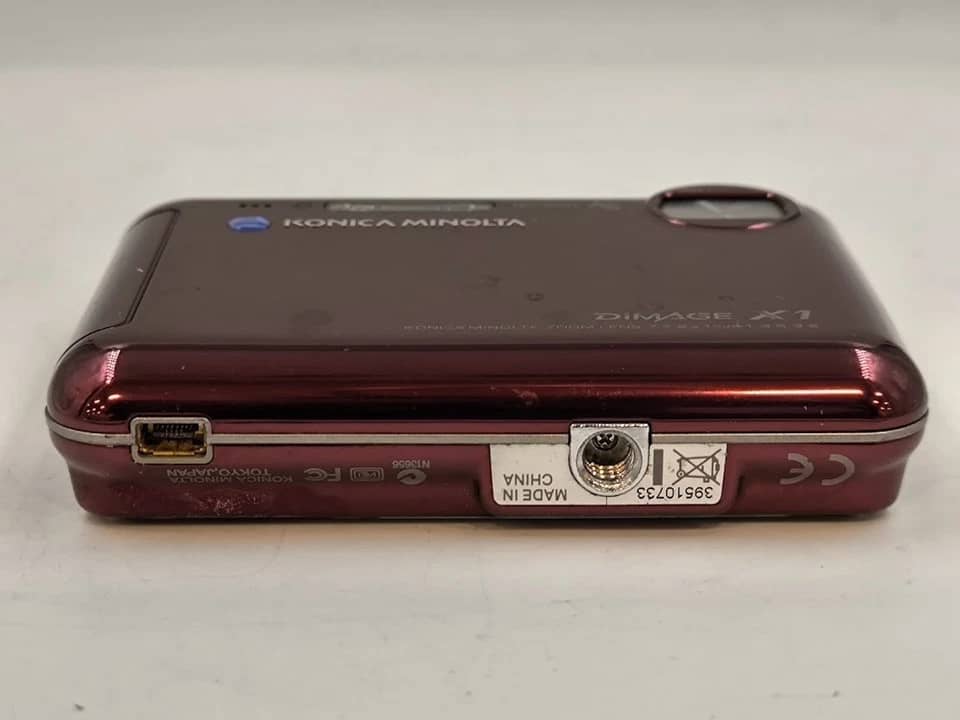 Minolta DiMAGE X Digital Cameras