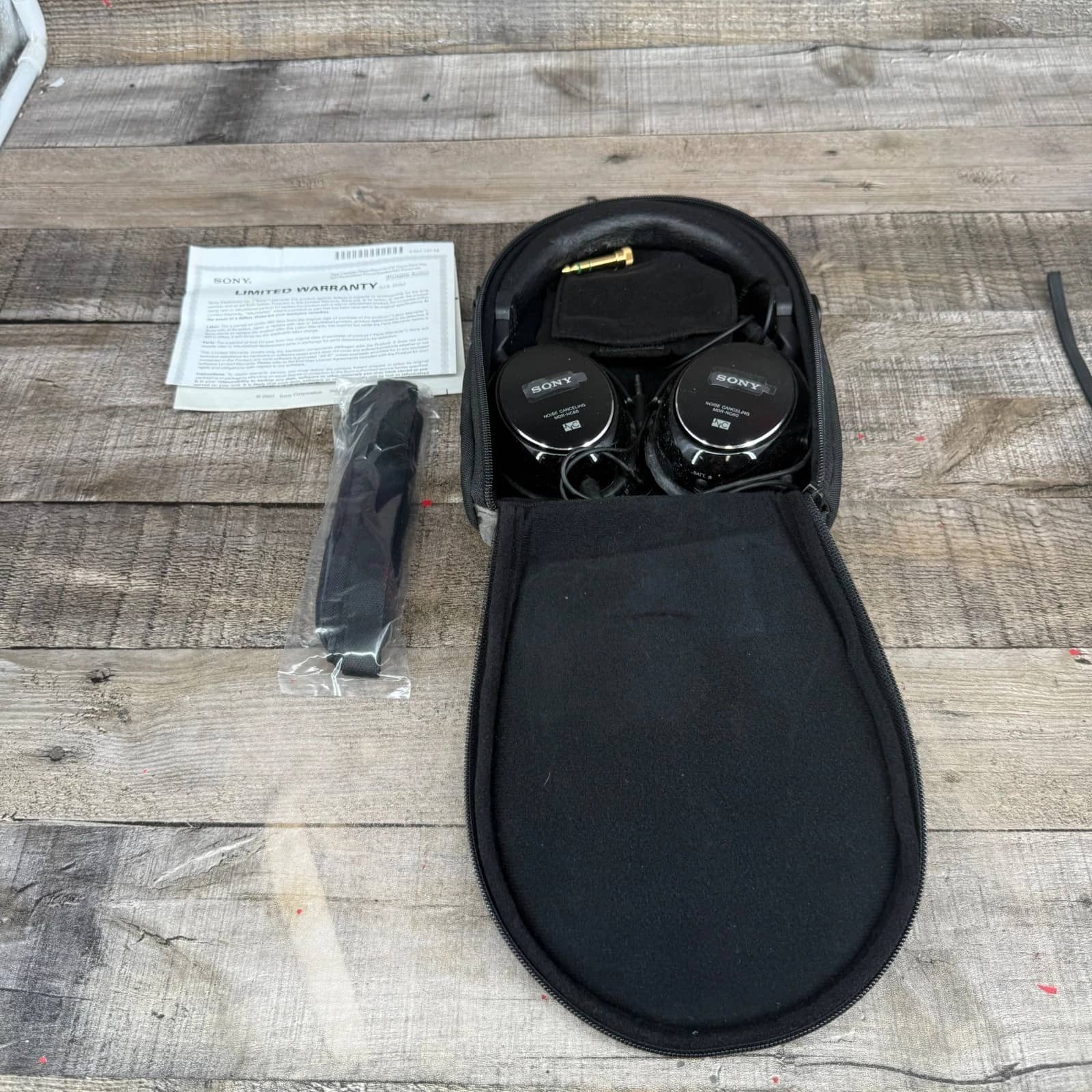 Sony MDR-NC60 Headphones & Earbuds Black New