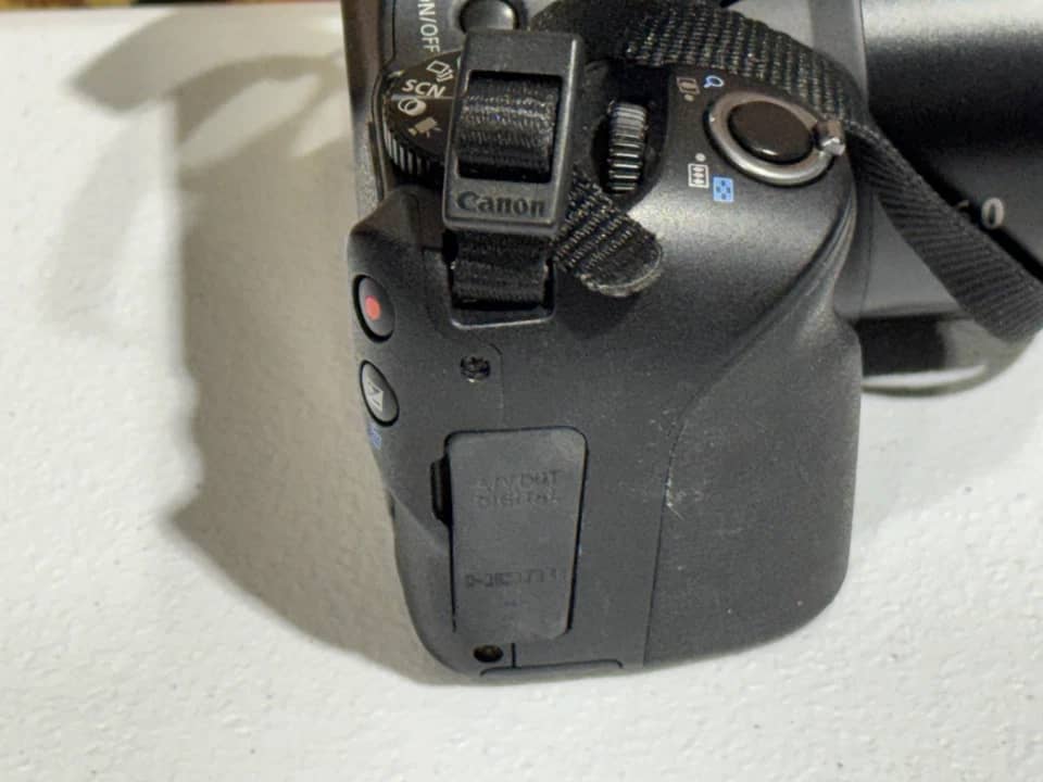 Canon PowerShot SX520 HS Digital Cameras Black Open-Box Excellent Body Only