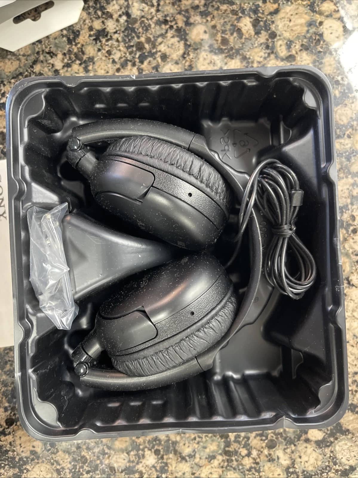 Sony MDR-NC8 Headphones & Earbuds Black New