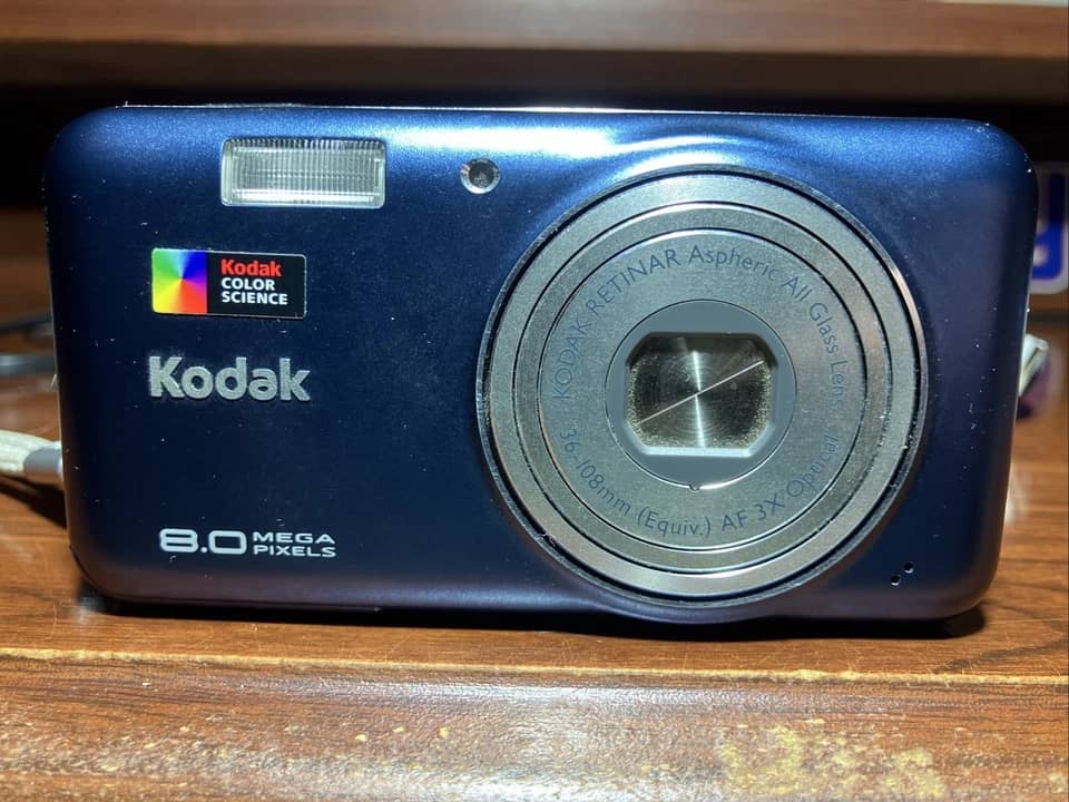 Kodak EasyShare V803 Digital Cameras Blue Used - Very Good Body Only
