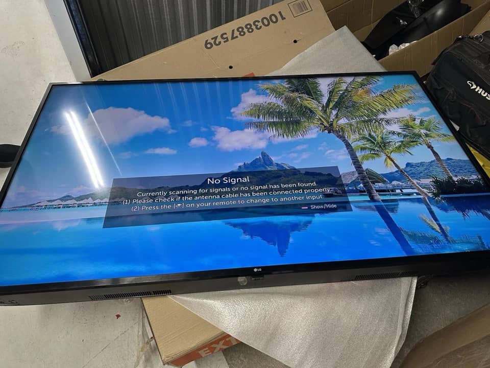 LG UQ7590PUB TVs