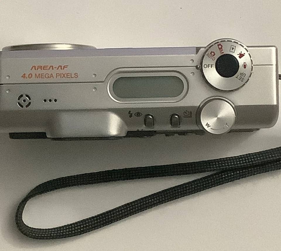 Minolta DiMAGE F200 Digital Cameras Silver Used - Good