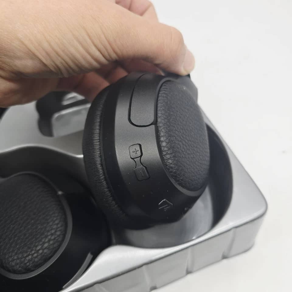 MEE audio Connect Headphones & Earbuds Black New