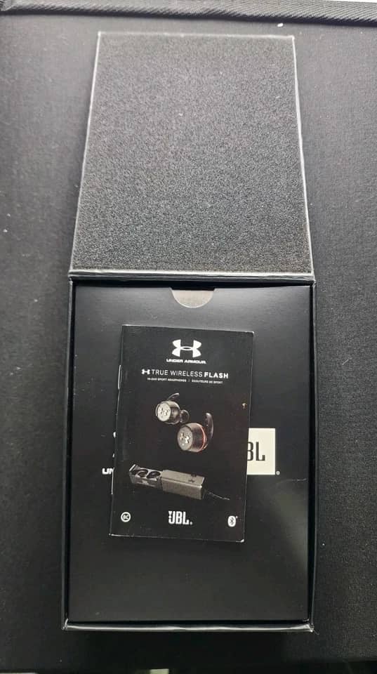 JBL Flash Headphones & Earbuds Black Used - Good
