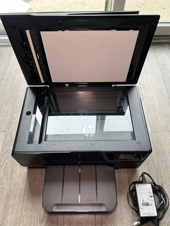 HP Officejet 6700 Premium Printers For parts or not working