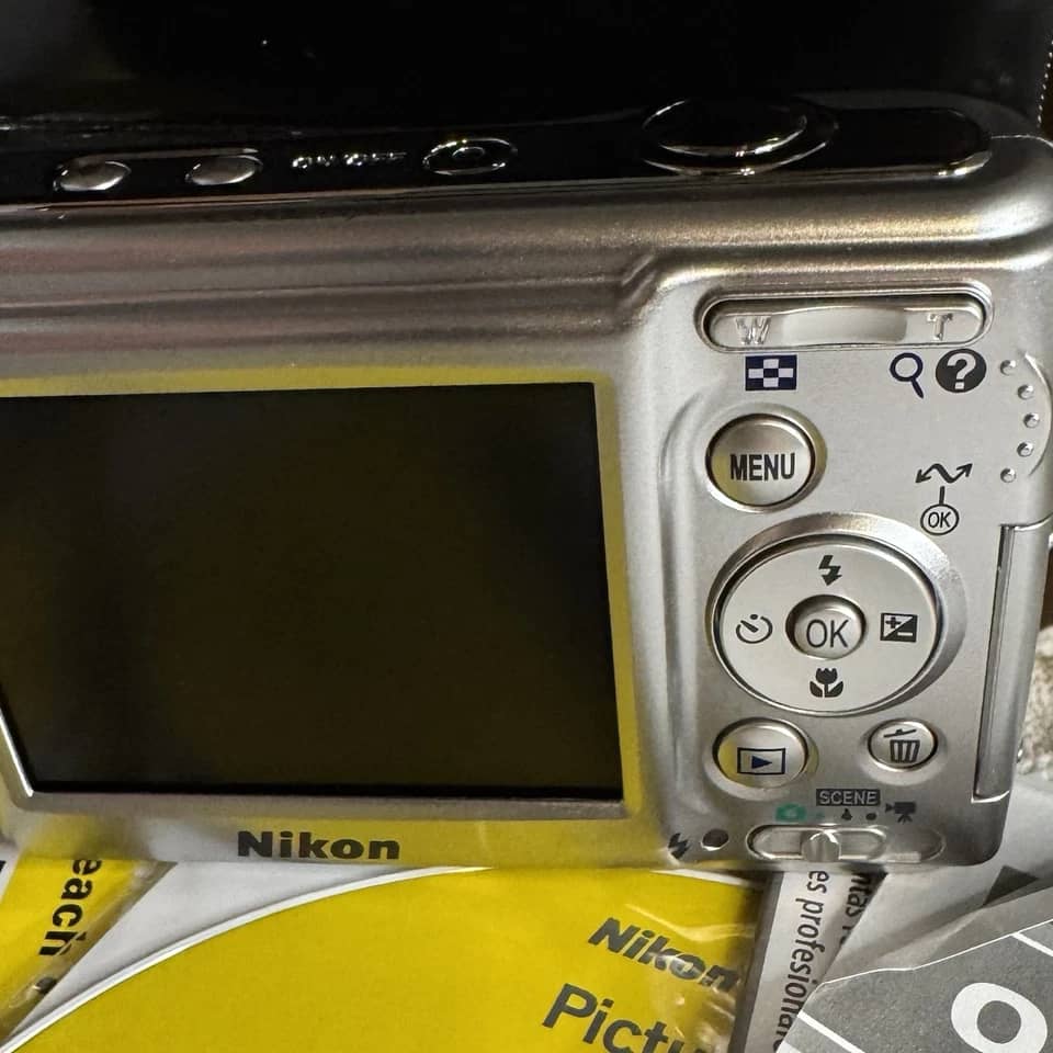 Nikon COOLPIX L12 Digital Cameras Silver Used - Good Body Only