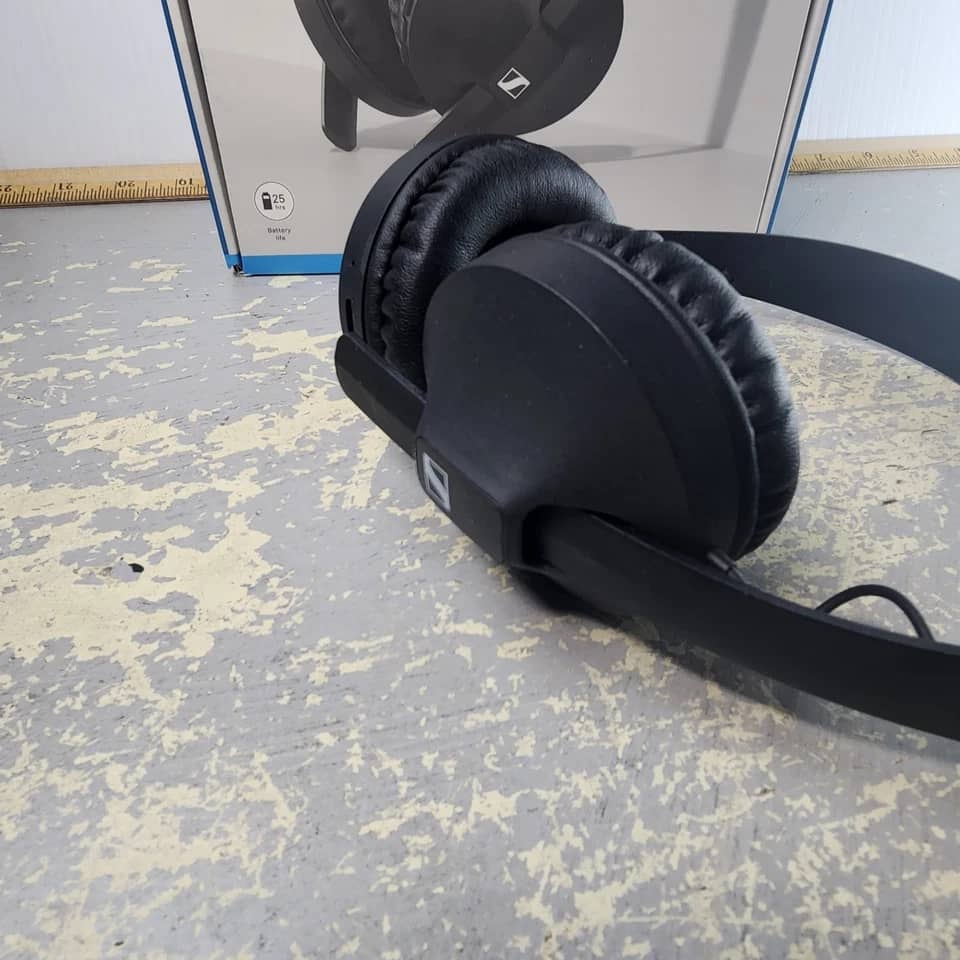 Sennheiser HD 250BT Headphones & Earbuds Black New