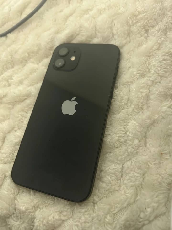 Apple iPhone 12 Cell Phones